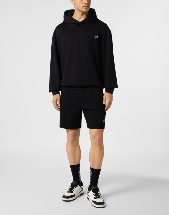 Товар черного цвета с внутренней стороны