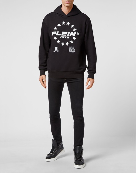 худи  по цене 38244 руб вид справа