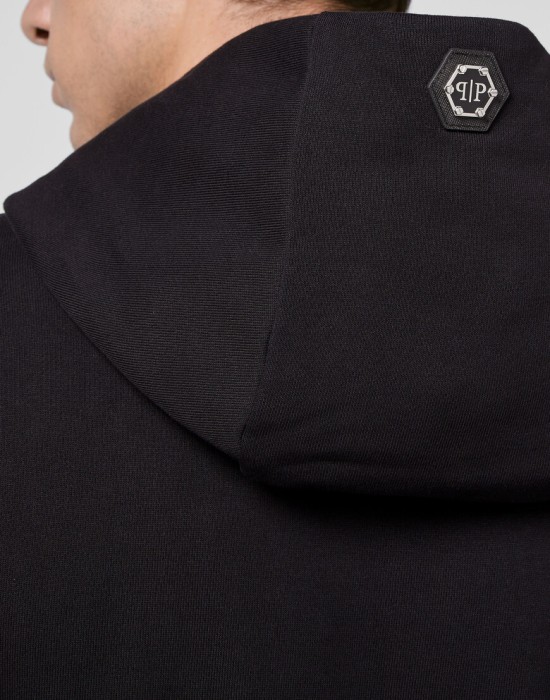 Товар черного цвета с внутренней стороны