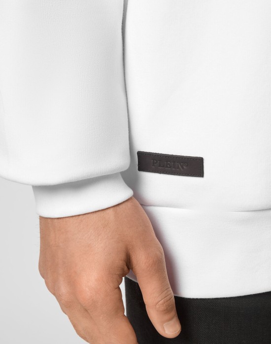 Товар белого цвета с внутренней стороны