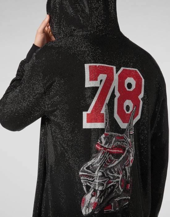 Товар черного цвета с внутренней стороны