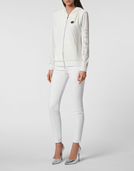 Товар белого цвета с внутренней стороны