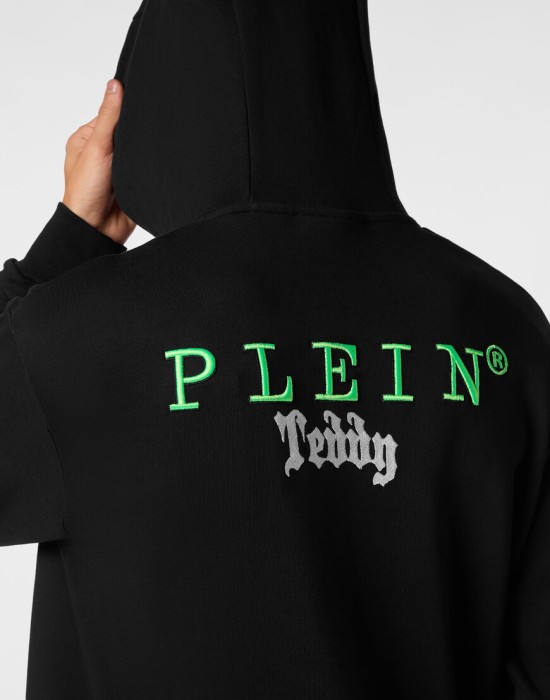 Товар черного цвета с внутренней стороны