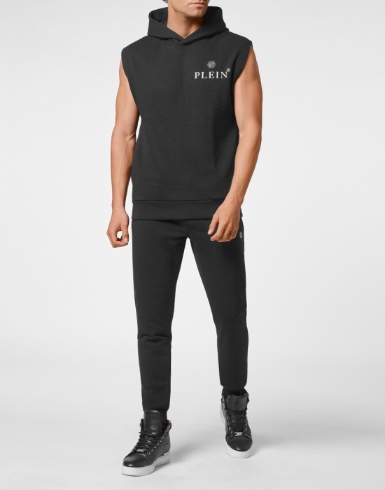 худи  по цене 40055 руб вид справа