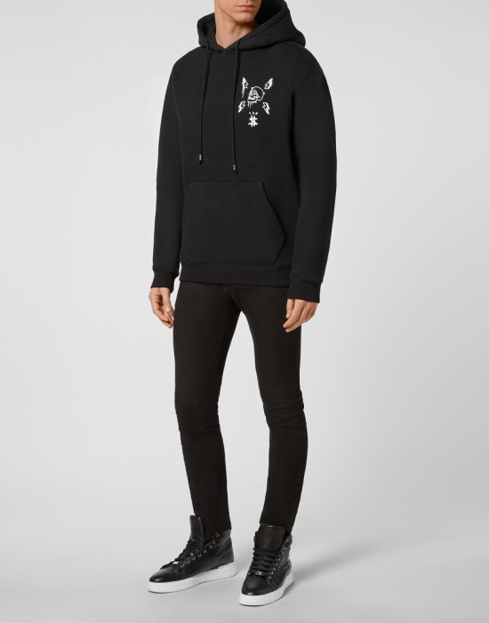 Товар черного цвета с внутренней стороны