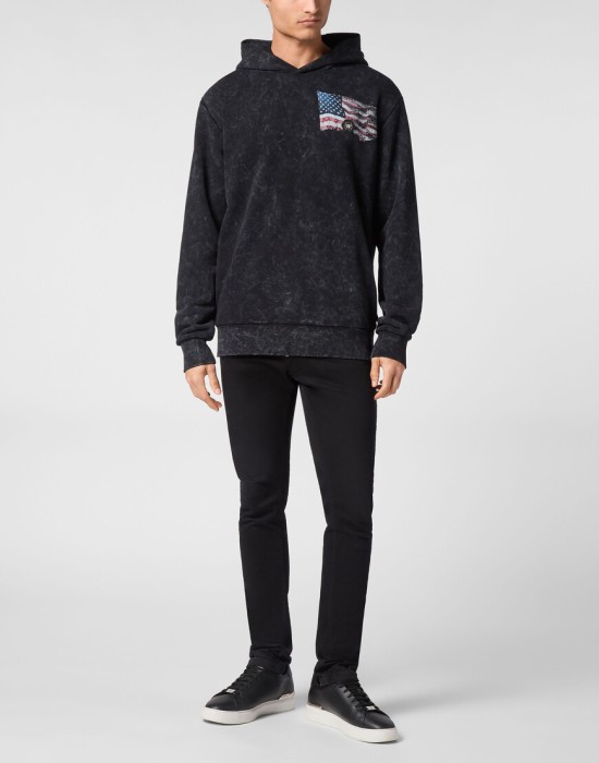 Товар черного цвета с внутренней стороны