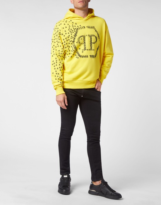 худи  по цене 43025 руб вид справа