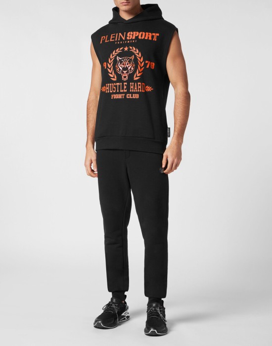 Товар черного цвета с внутренней стороны