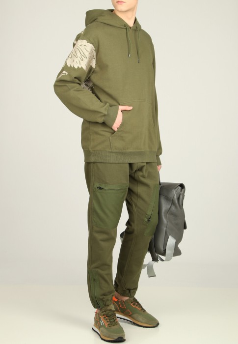 худи  от бренда maharishi вид слева