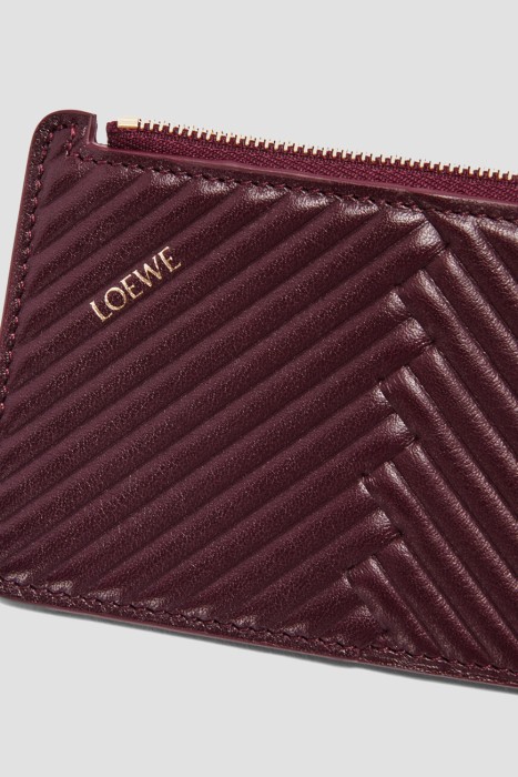 Товар бордового цвета с внутренней стороны