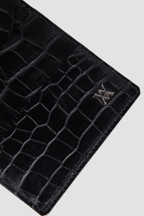 Товар черного цвета с внутренней стороны