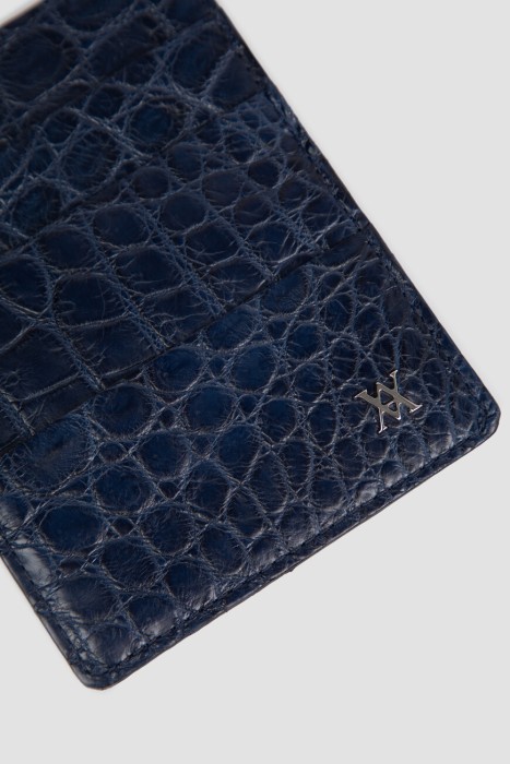 Товар синего цвета с внутренней стороны