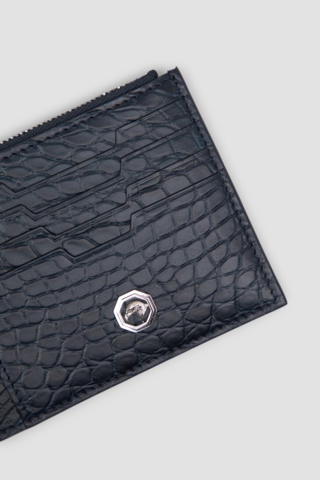 Товар синего цвета с внутренней стороны