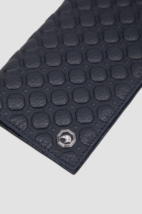 Товар синего цвета с внутренней стороны