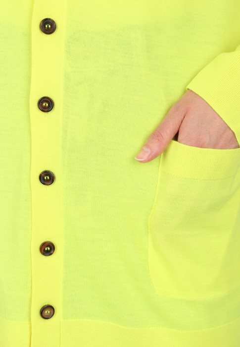 Товар желтого цвета с внутренней стороны