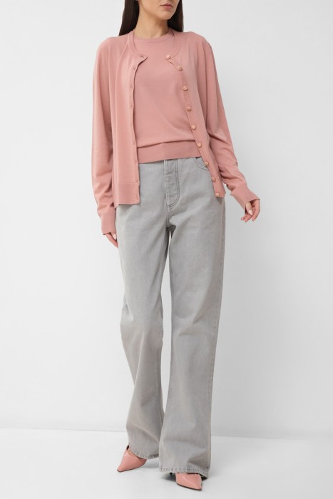 Товар розового цвета с внутренней стороны