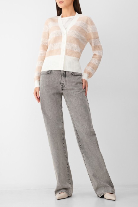 Товар разноцветного цвета с внутренней стороны