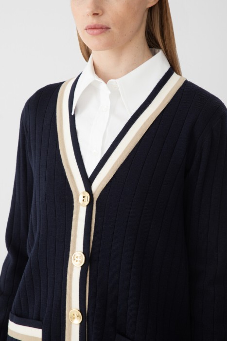 кардиган  модель magistro из италии вид сбоку