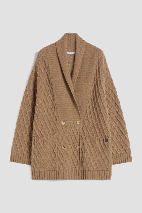 Товар коричневого цвета с внутренней стороны