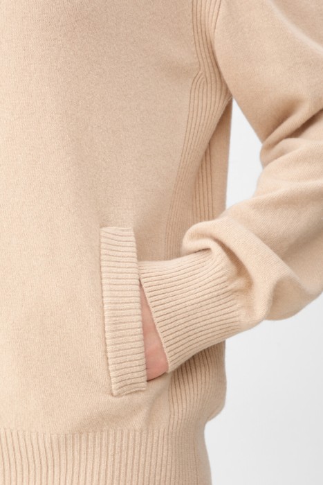 Товар кремового цвета с внутренней стороны