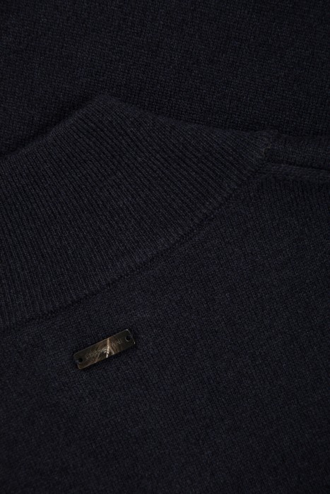 кардиган  универсального стиля с лицевой стороны