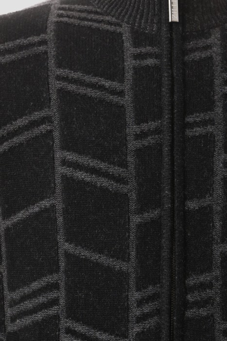 Товар серого цвета с внутренней стороны