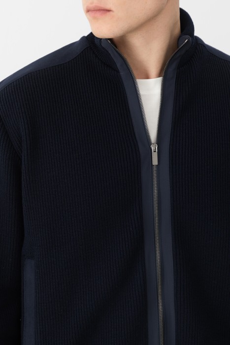 кардиган  из италии вид сбоку