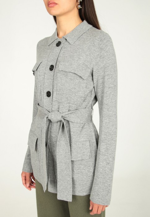 Товар серого цвета с внутренней стороны