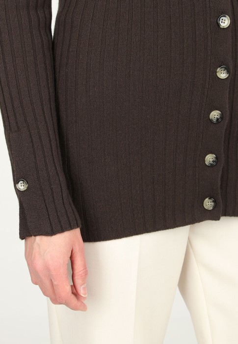 кардиган  универсального стиля с лицевой стороны