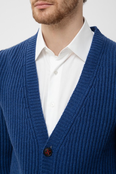 кардиган  из италии вид сбоку