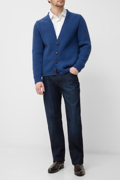 Товар синего цвета с внутренней стороны