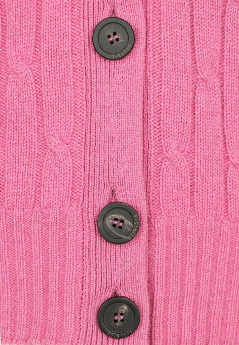 Товар розового цвета с внутренней стороны