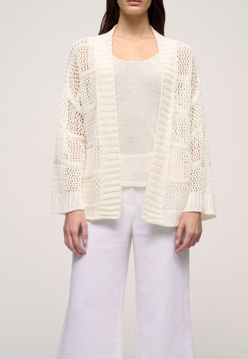 Товар белого цвета с внутренней стороны