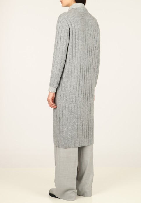 Товар серого цвета с внутренней стороны