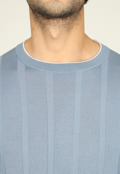 Товар голубого цвета с внутренней стороны