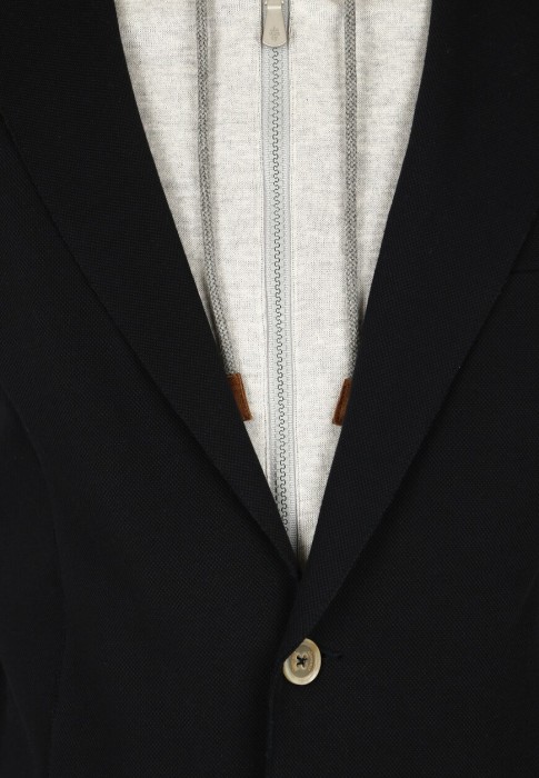 Товар синего цвета с внутренней стороны