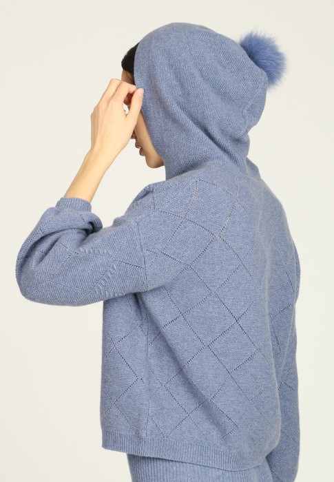 Товар синего цвета с внутренней стороны