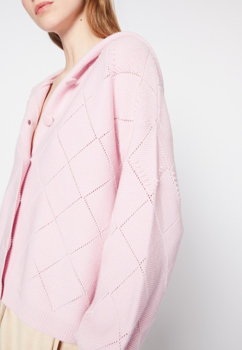 Товар розового цвета с внутренней стороны