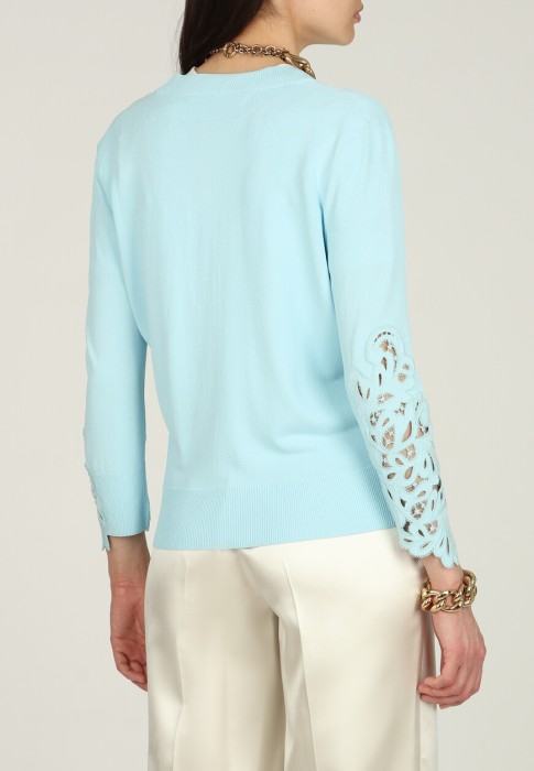 Товар голубого цвета с внутренней стороны