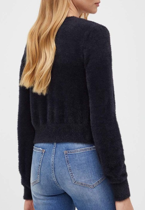 Товар черного цвета с внутренней стороны