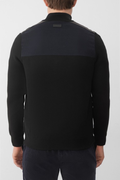 кардиган  по цене 382000 руб вид справа