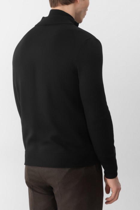 кардиган  по цене 396000 руб вид справа