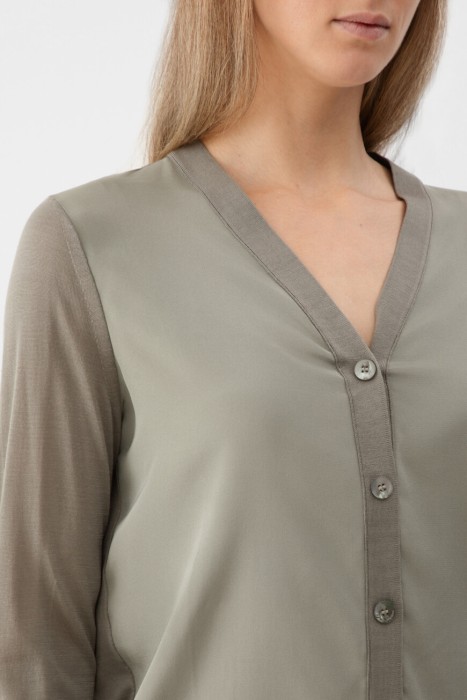 кардиган  из италии вид сбоку