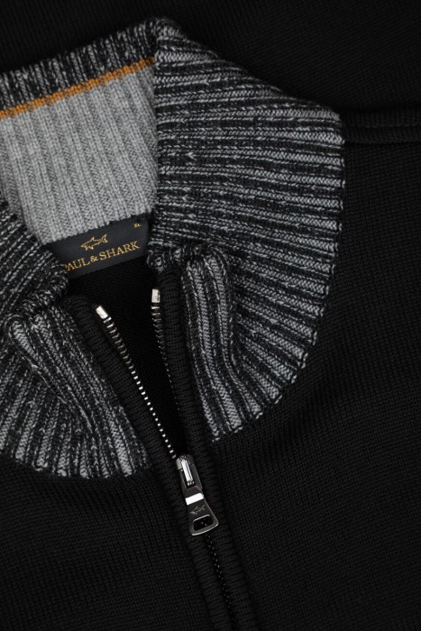 кардиган  из шерсти спереди