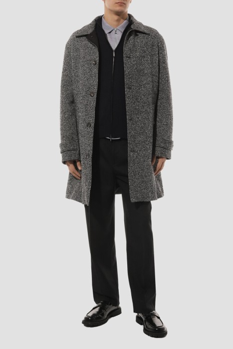 Товар синего цвета с внутренней стороны