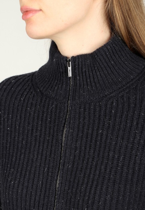 кардиган  по цене 76930 руб вид справа