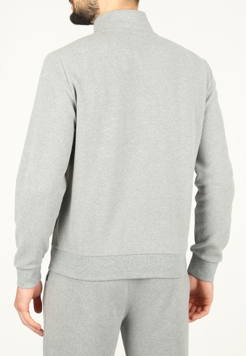 Товар серого цвета с внутренней стороны