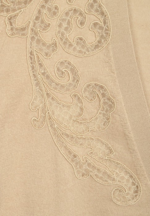 Товар бежевого цвета с внутренней стороны