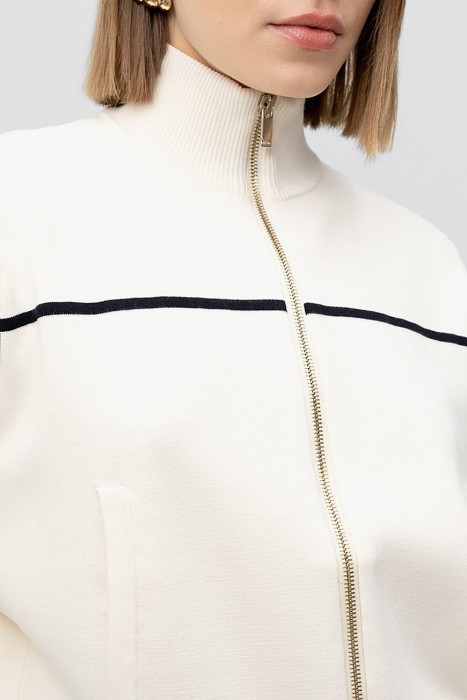 кардиган  из италии вид сбоку