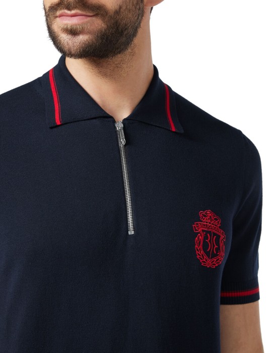 Товар синего цвета с внутренней стороны